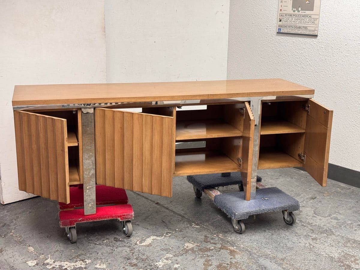 Swaim Emory Media Cabinet - Thumbnail 9