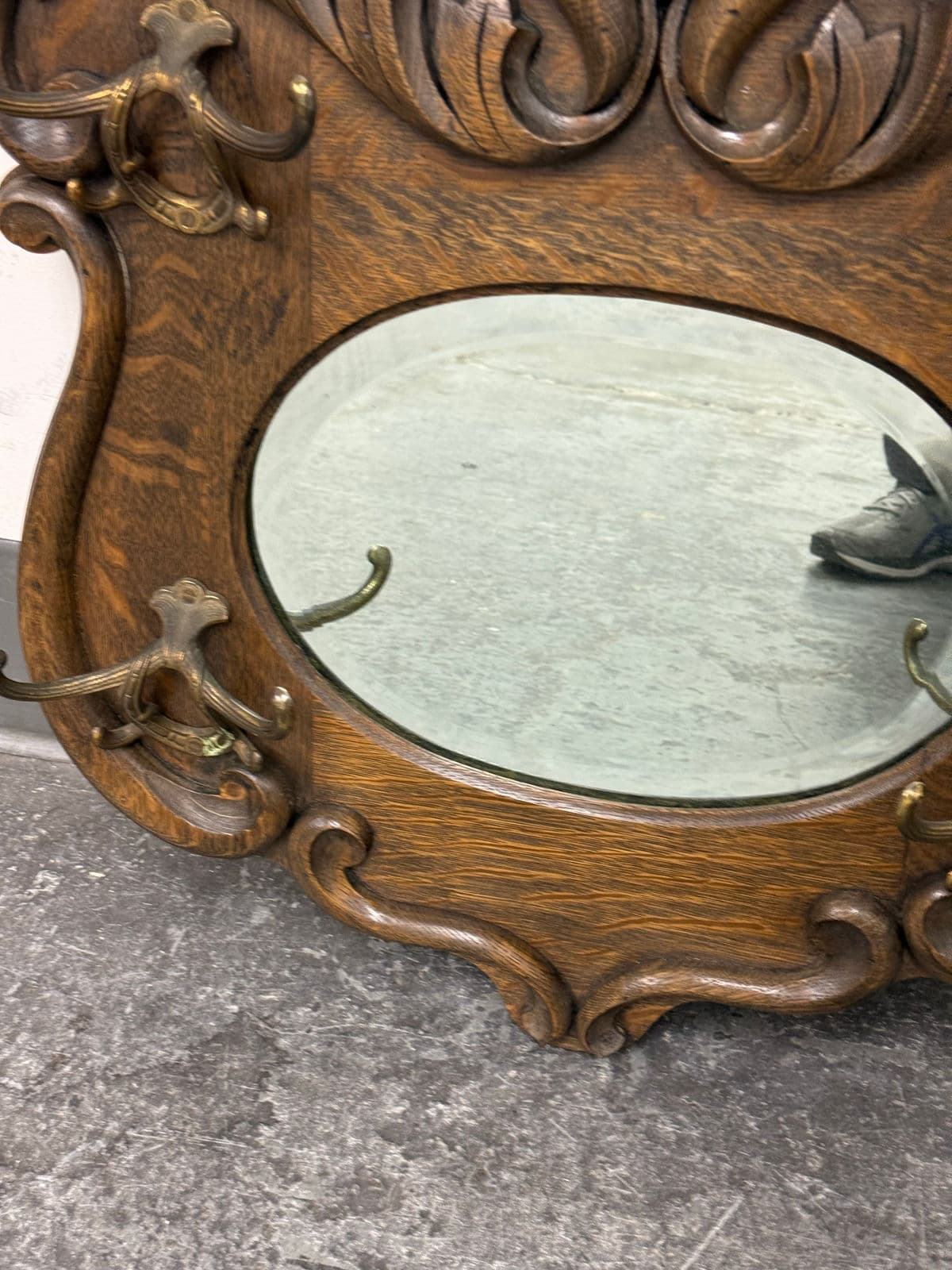 Circa 1920's Tiger Oak Wood Wall Mirror With Hanging Hooks - Thumbnail 4
