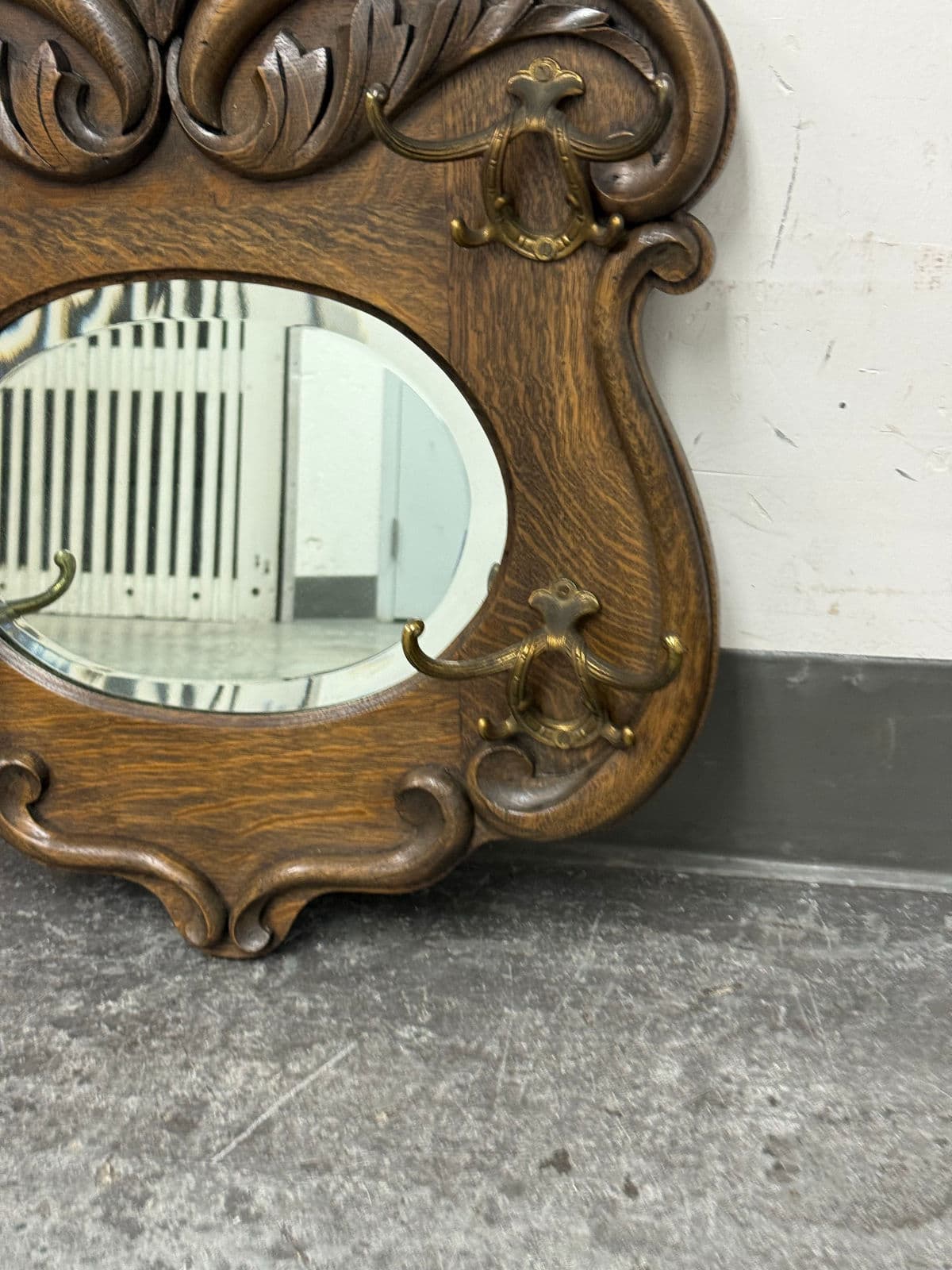 Circa 1920's Tiger Oak Wood Wall Mirror With Hanging Hooks - Thumbnail 9
