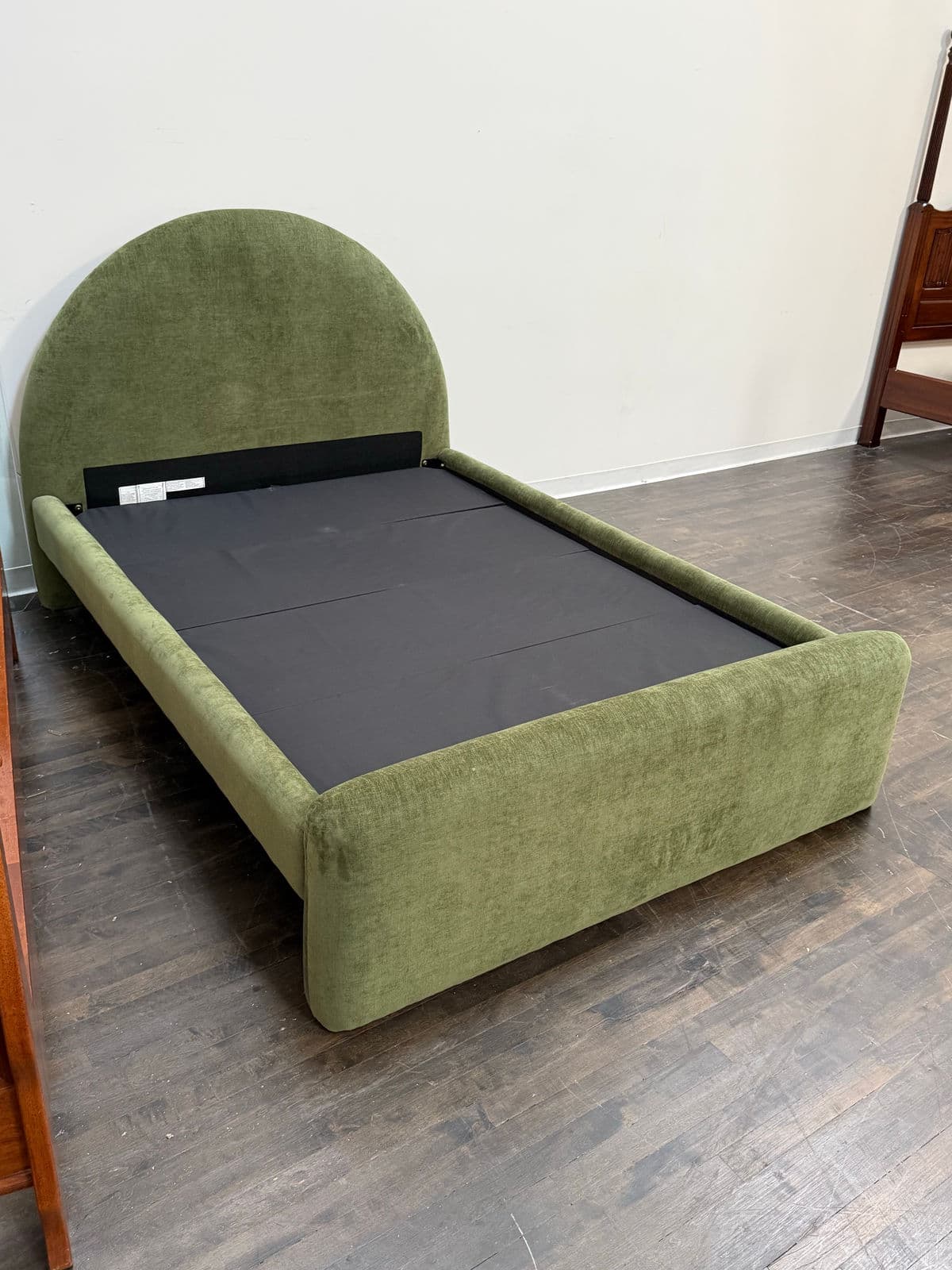 Full Size Williams-Sonoma for West Elm Elora Arched Upholstered Bed With Trundle - Thumbnail 6