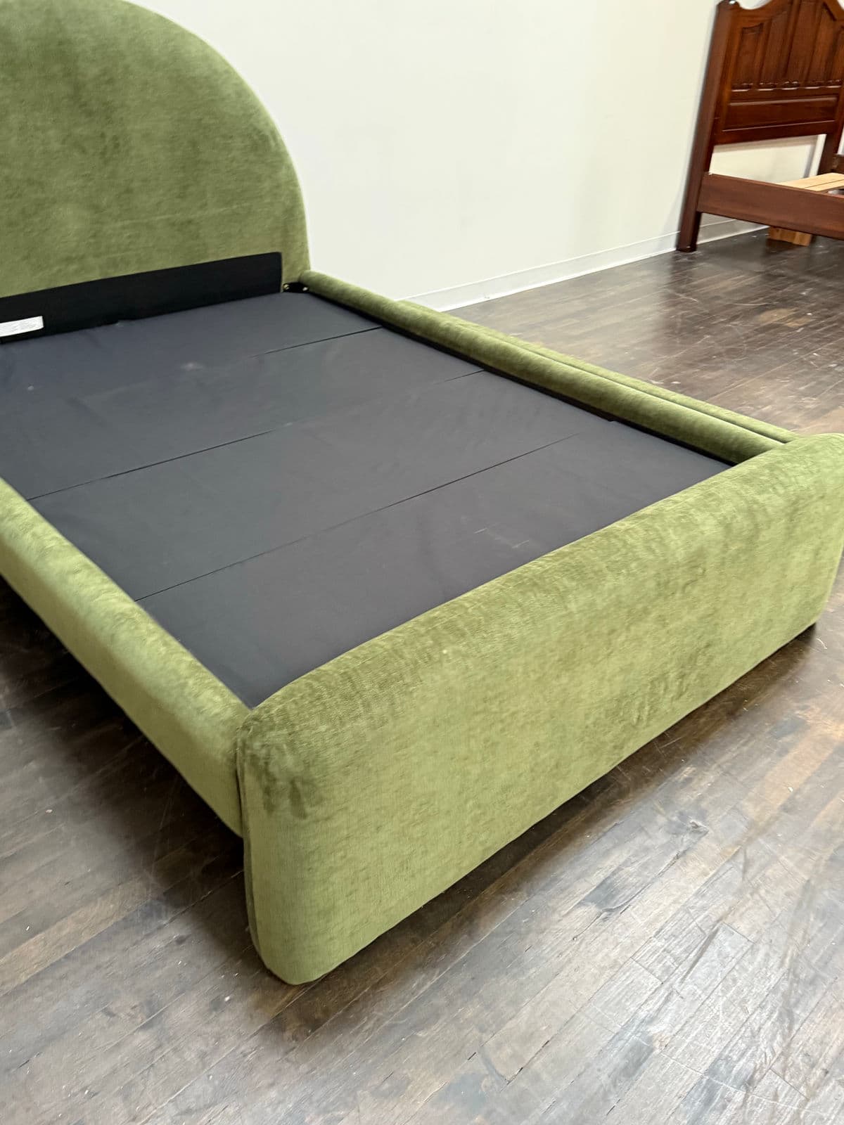 Full Size Williams-Sonoma for West Elm Elora Arched Upholstered Bed With Trundle - Thumbnail 13