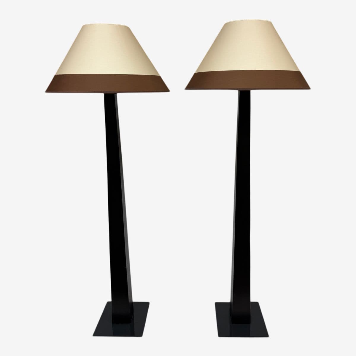 Modénature Alba Floor Table, Pair - Image 1