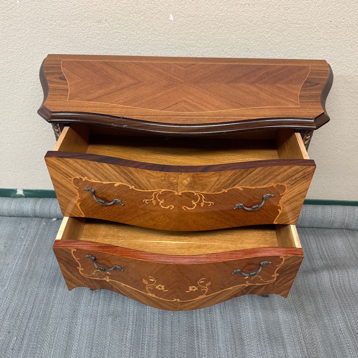 Louis XV Style Chest of Drawers - Thumbnail 10