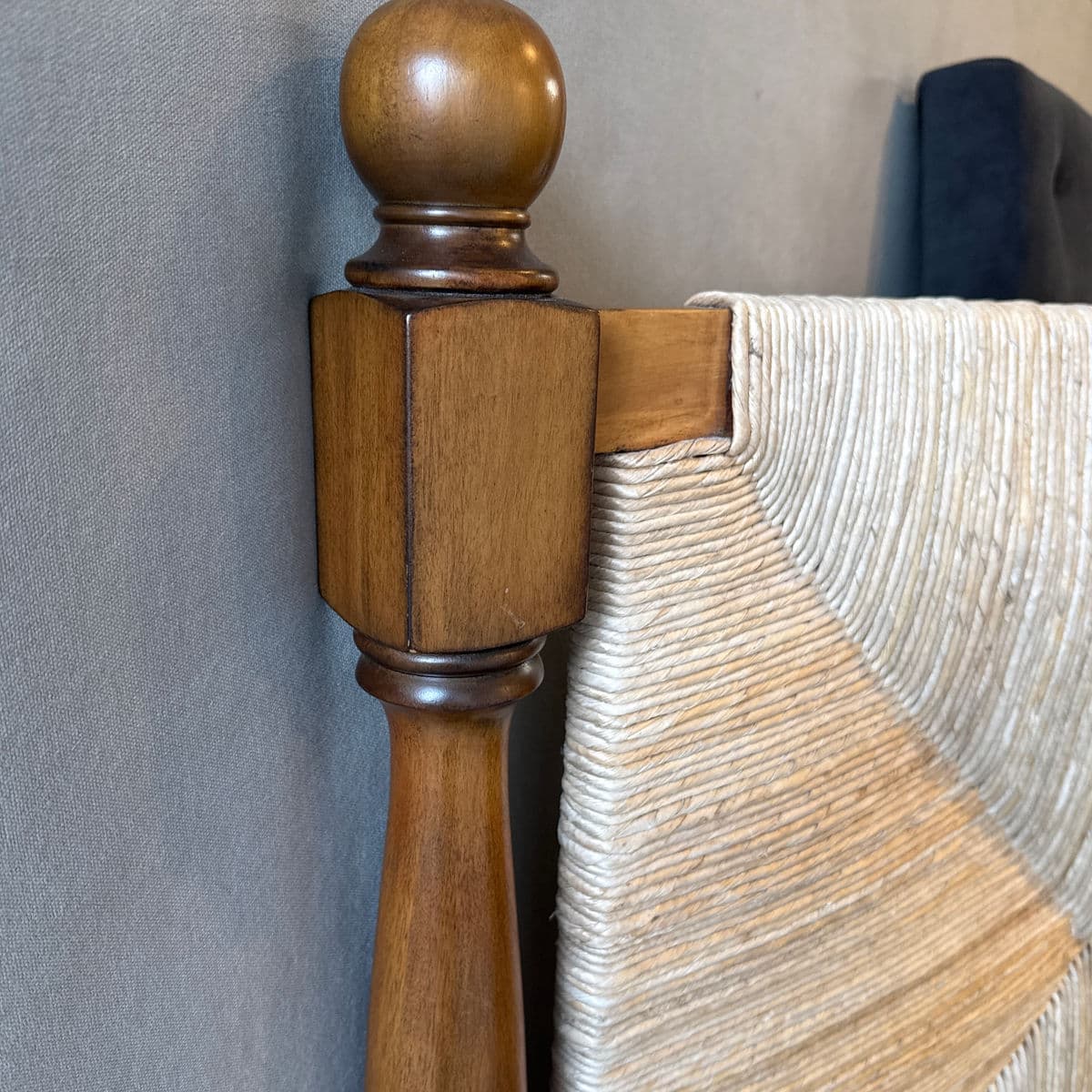 Queen Size Woven Rush Headboard - Thumbnail 6