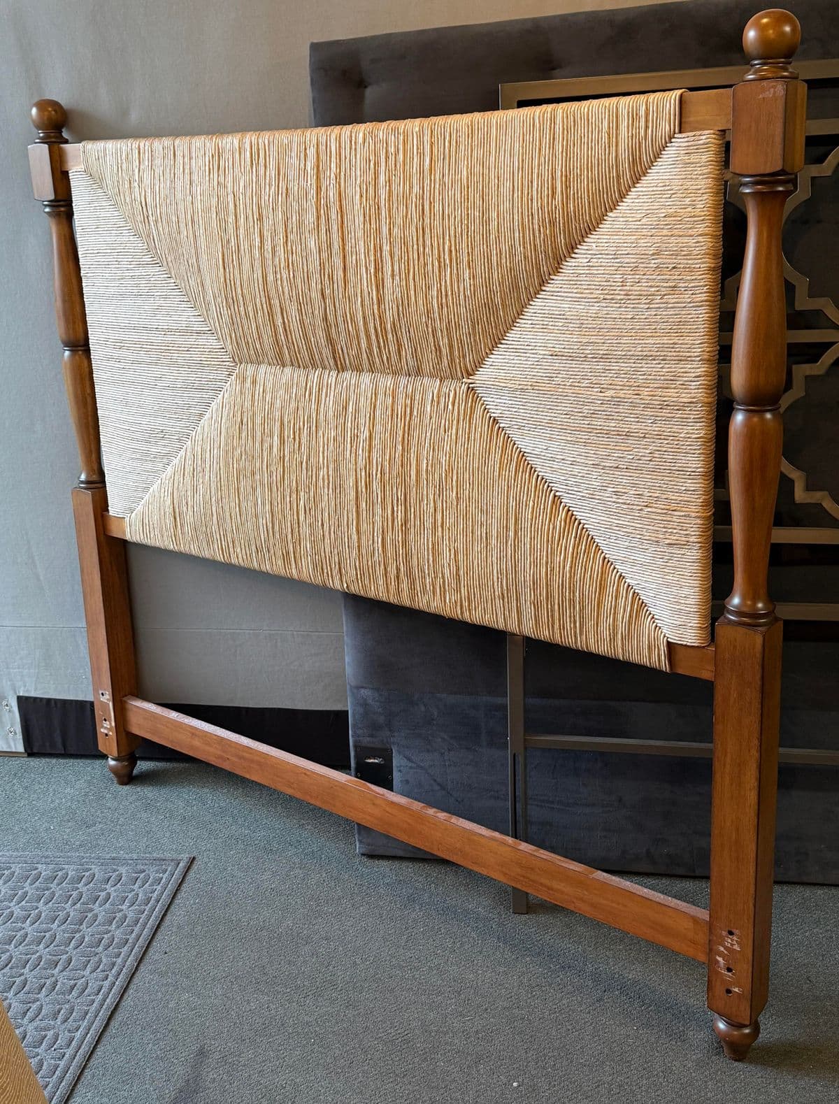 Queen Size Woven Rush Headboard - Thumbnail 3