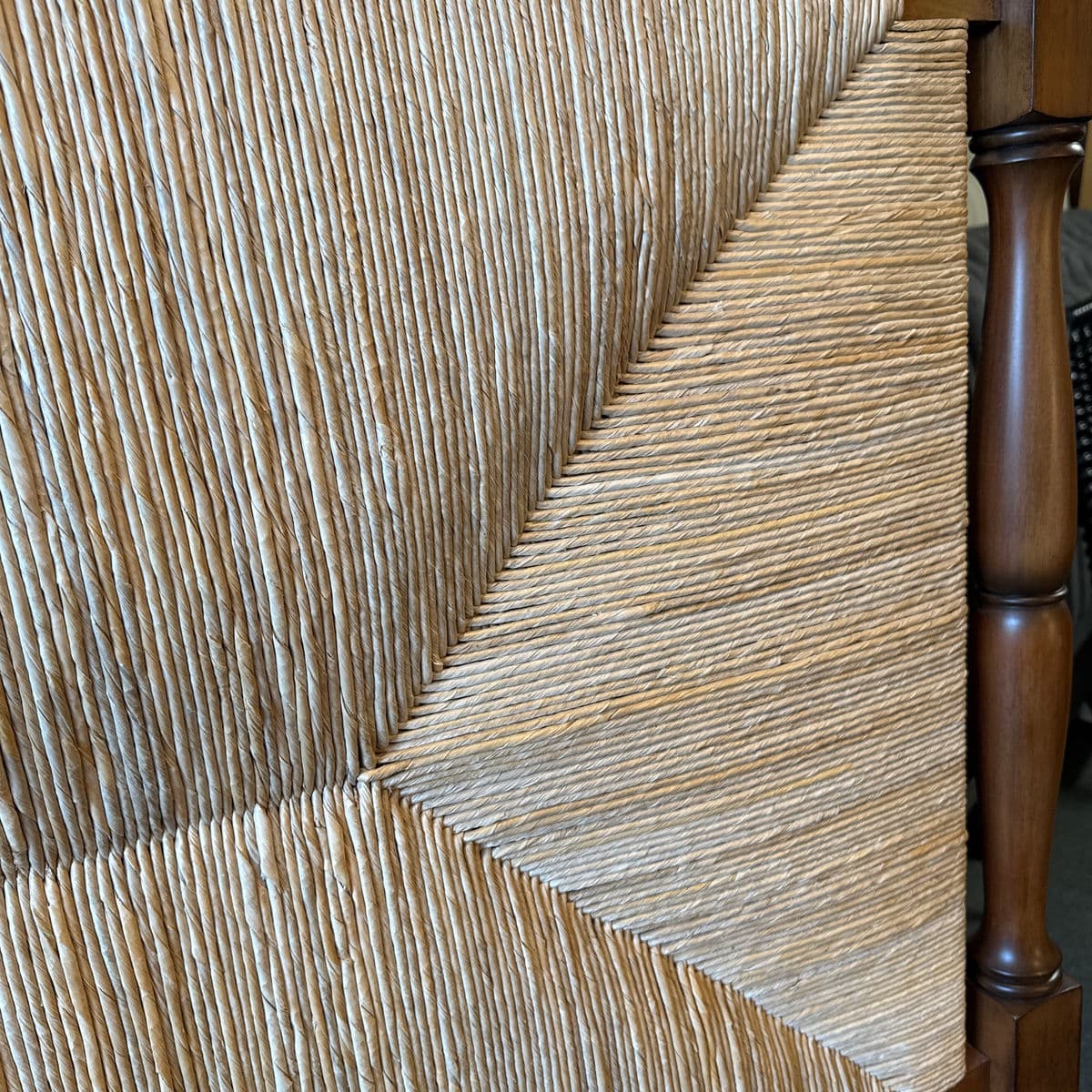 Queen Size Woven Rush Headboard - Thumbnail 13