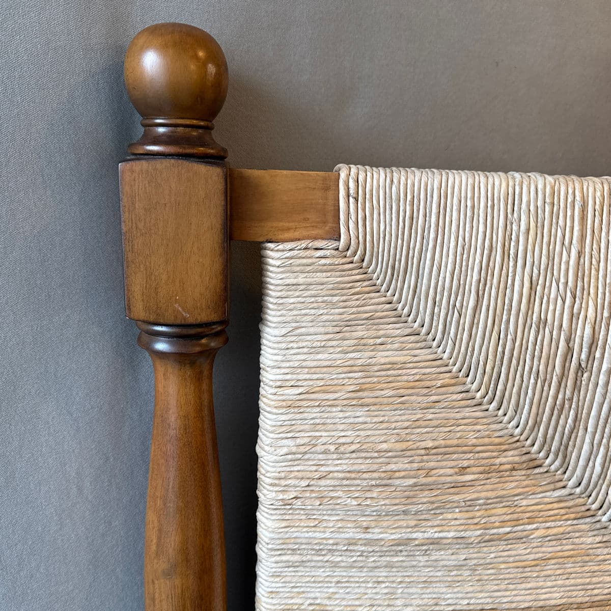 Queen Size Woven Rush Headboard - Thumbnail 5