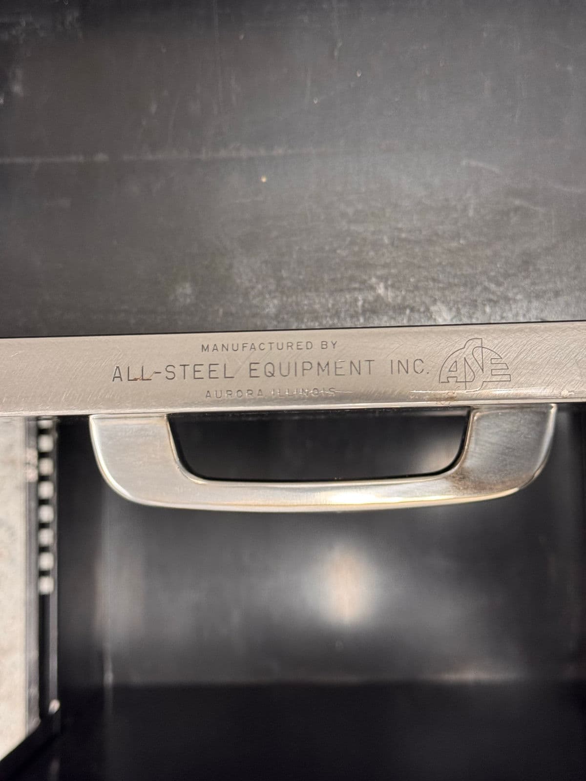 Mid 20th Century All Steel Equipment Tanker Desk - Thumbnail 12