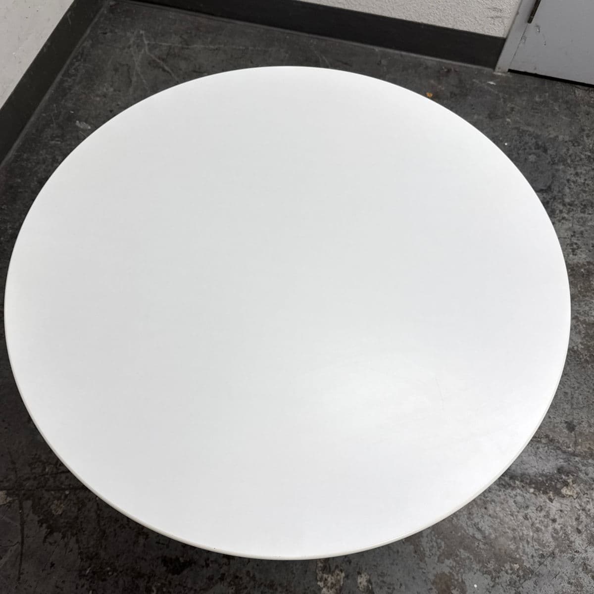42 Inch Eero Sarrinen Knoll Saarinen Tulip Table - Thumbnail 13