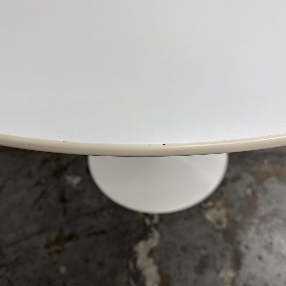 42 Inch Eero Sarrinen Knoll Saarinen Tulip Table - Thumbnail 11