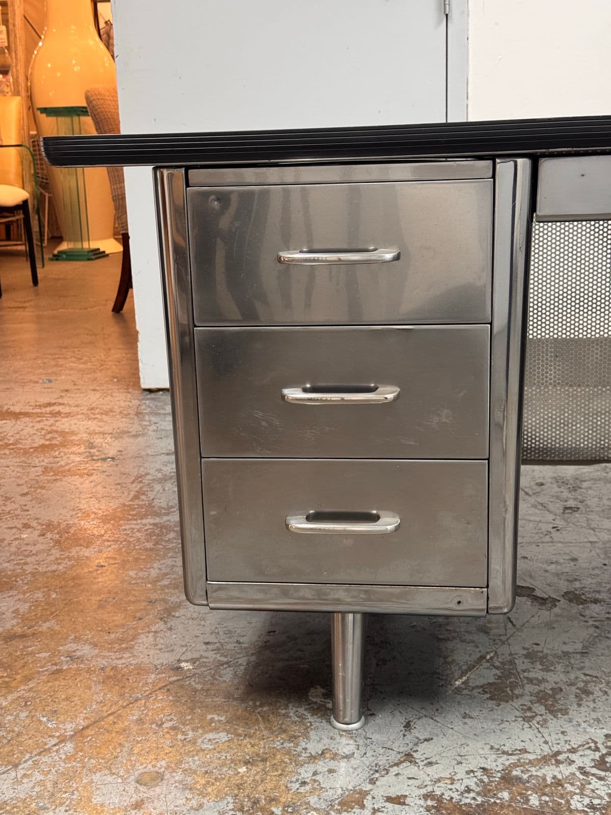 Mid 20th Century All Steel Equipment Tanker Desk - Thumbnail 8