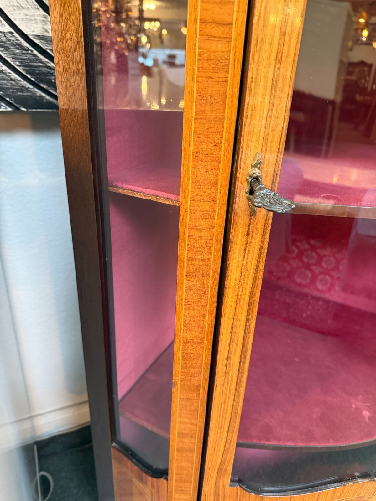 French Style Bow Front Corner Cabinet - Thumbnail 17