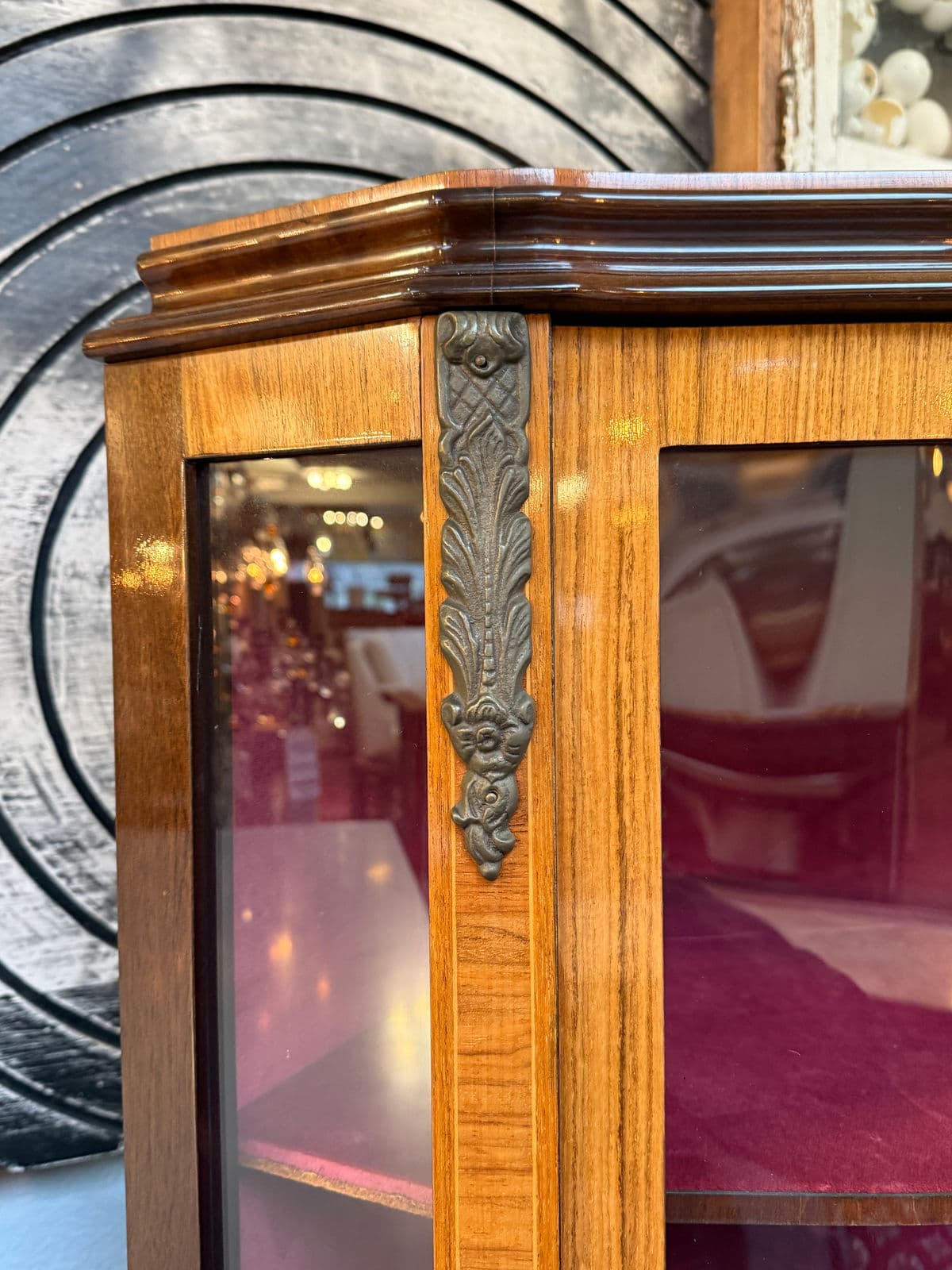 French Style Bow Front Corner Cabinet - Thumbnail 10