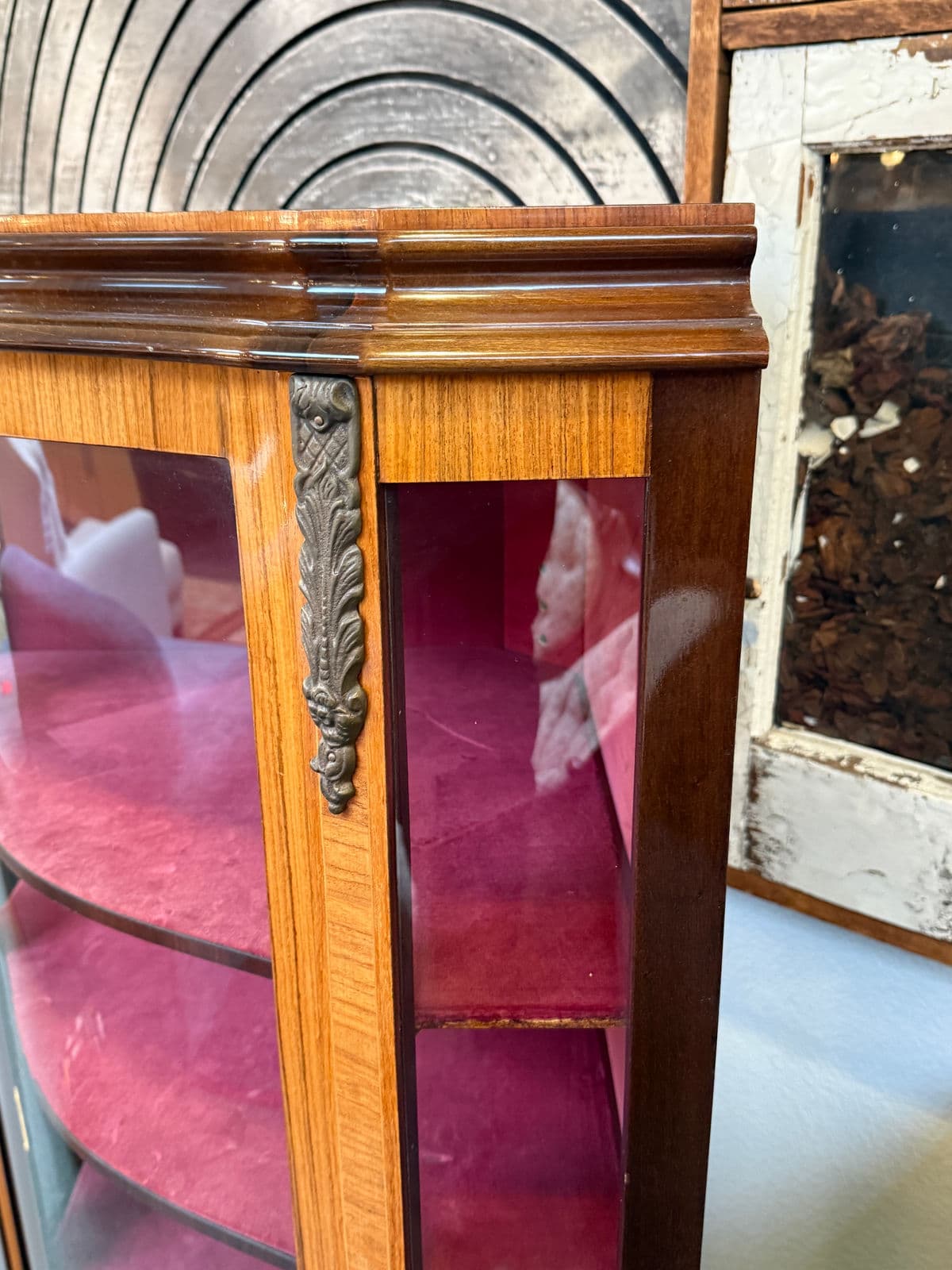 French Style Bow Front Corner Cabinet - Thumbnail 16