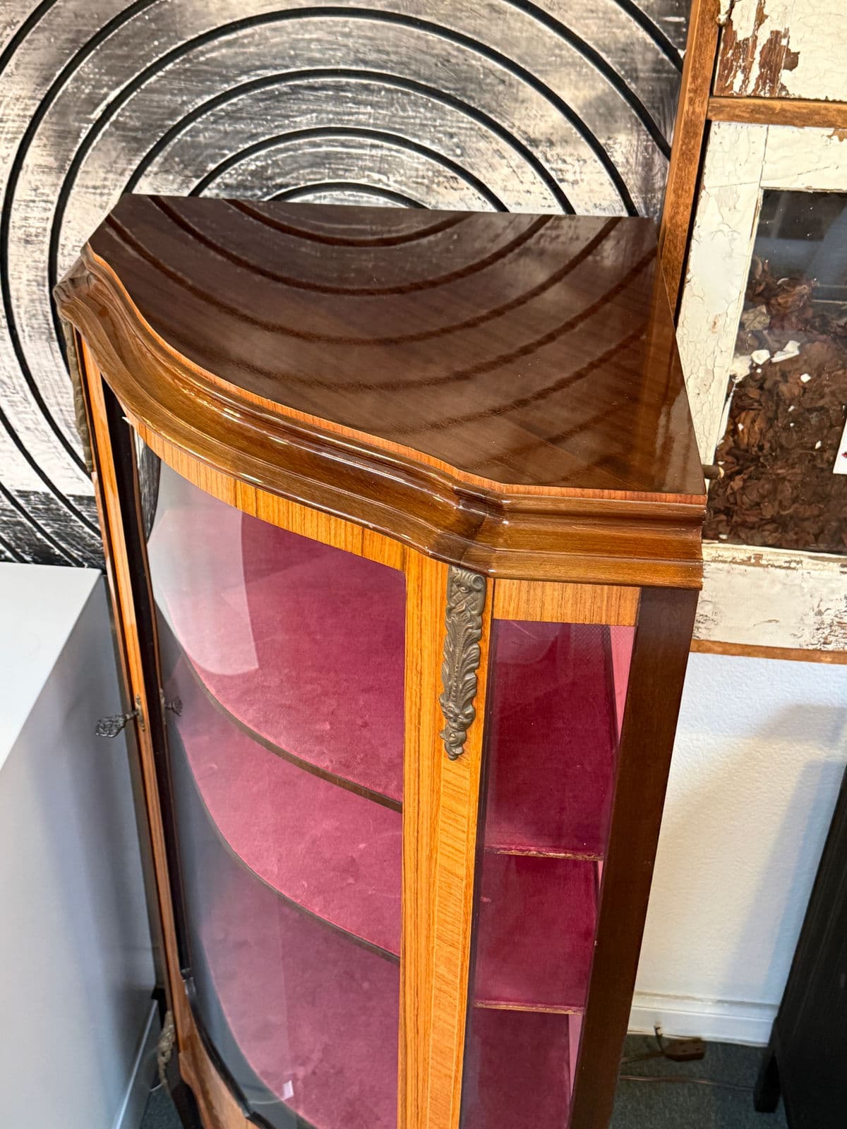 French Style Bow Front Corner Cabinet - Thumbnail 8