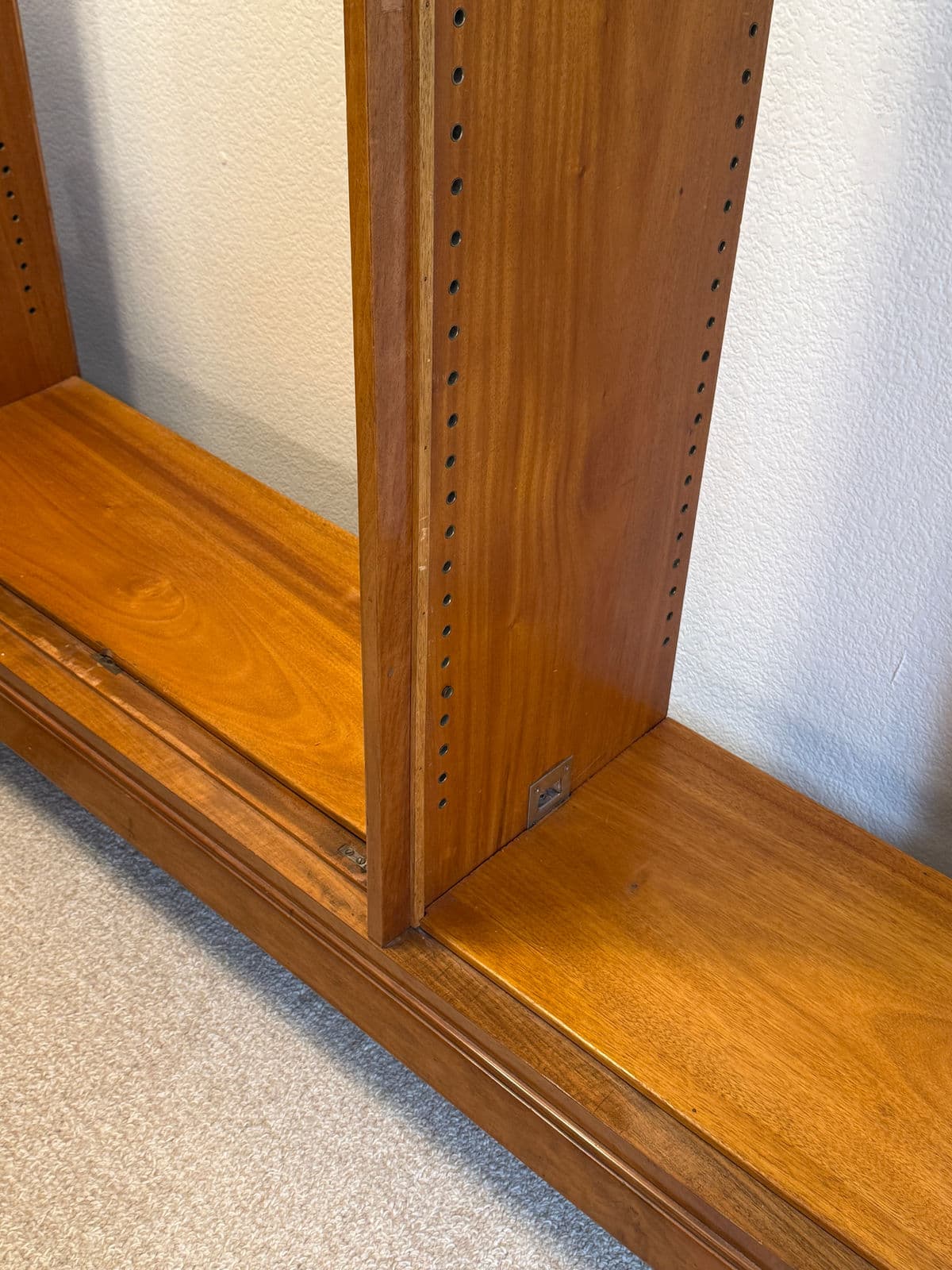 Mid 20th Century Linen Press/Armoire - Thumbnail 6