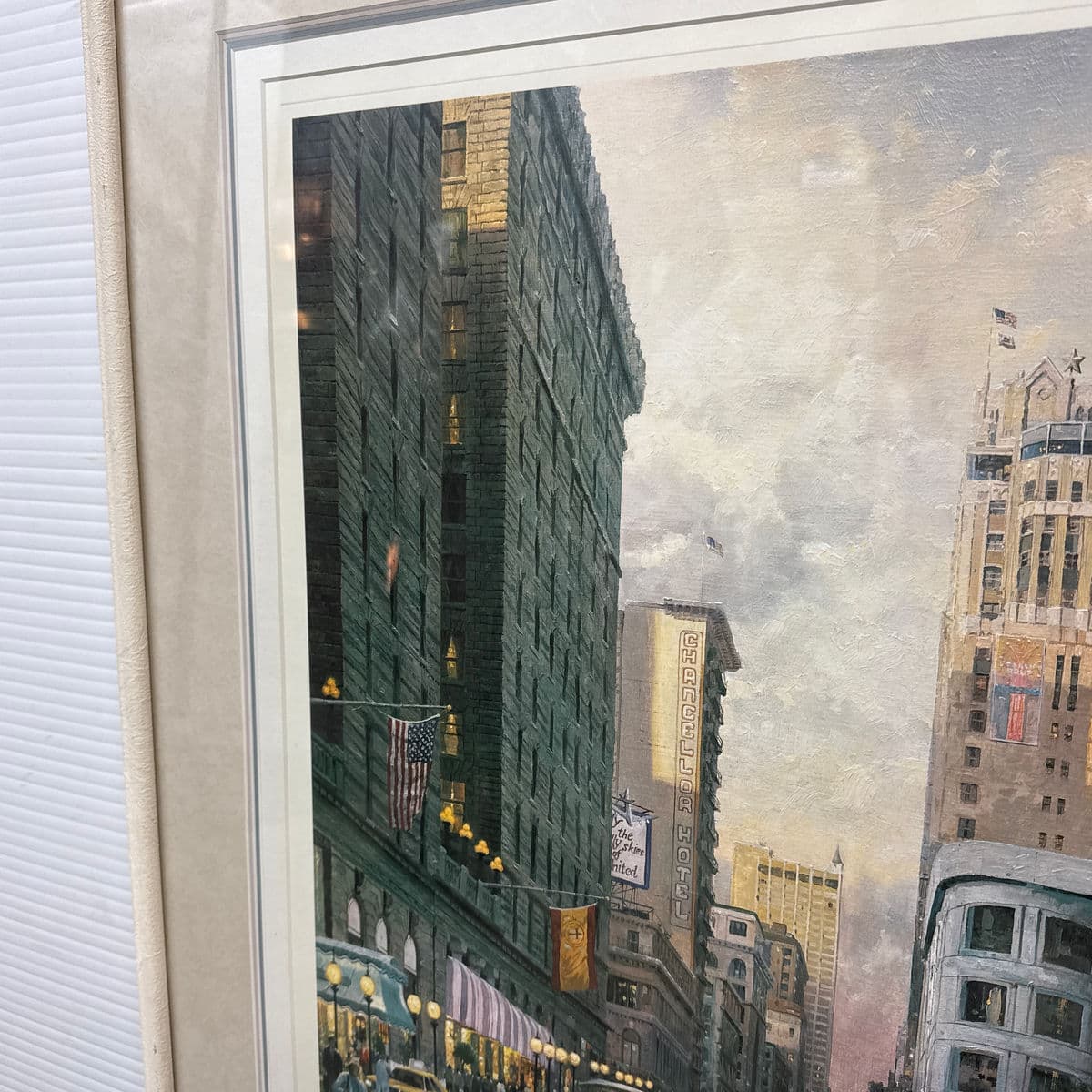 Circa 1990 Thomas Kinkade "San Francisco, Late Afternoon at Union Square", Signed - Thumbnail 9