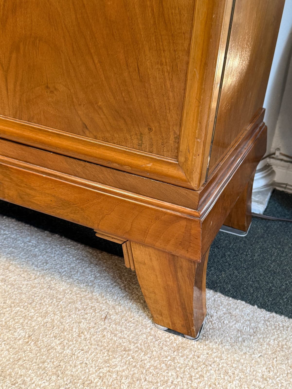 Mid 20th Century Linen Press/Armoire - Thumbnail 14