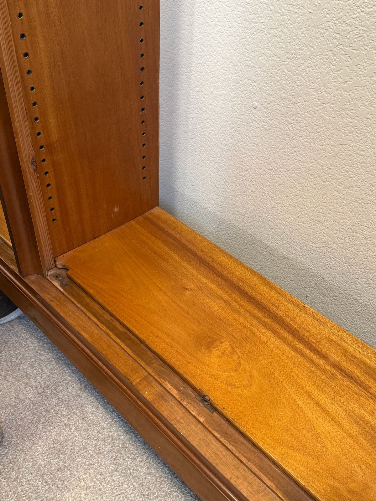 Mid 20th Century Linen Press/Armoire - Thumbnail 10