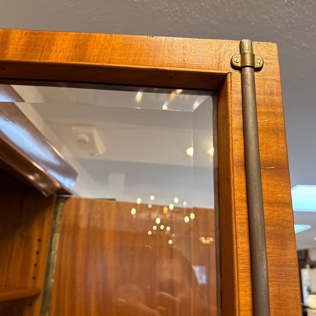 Mid 20th Century Linen Press/Armoire - Thumbnail 12