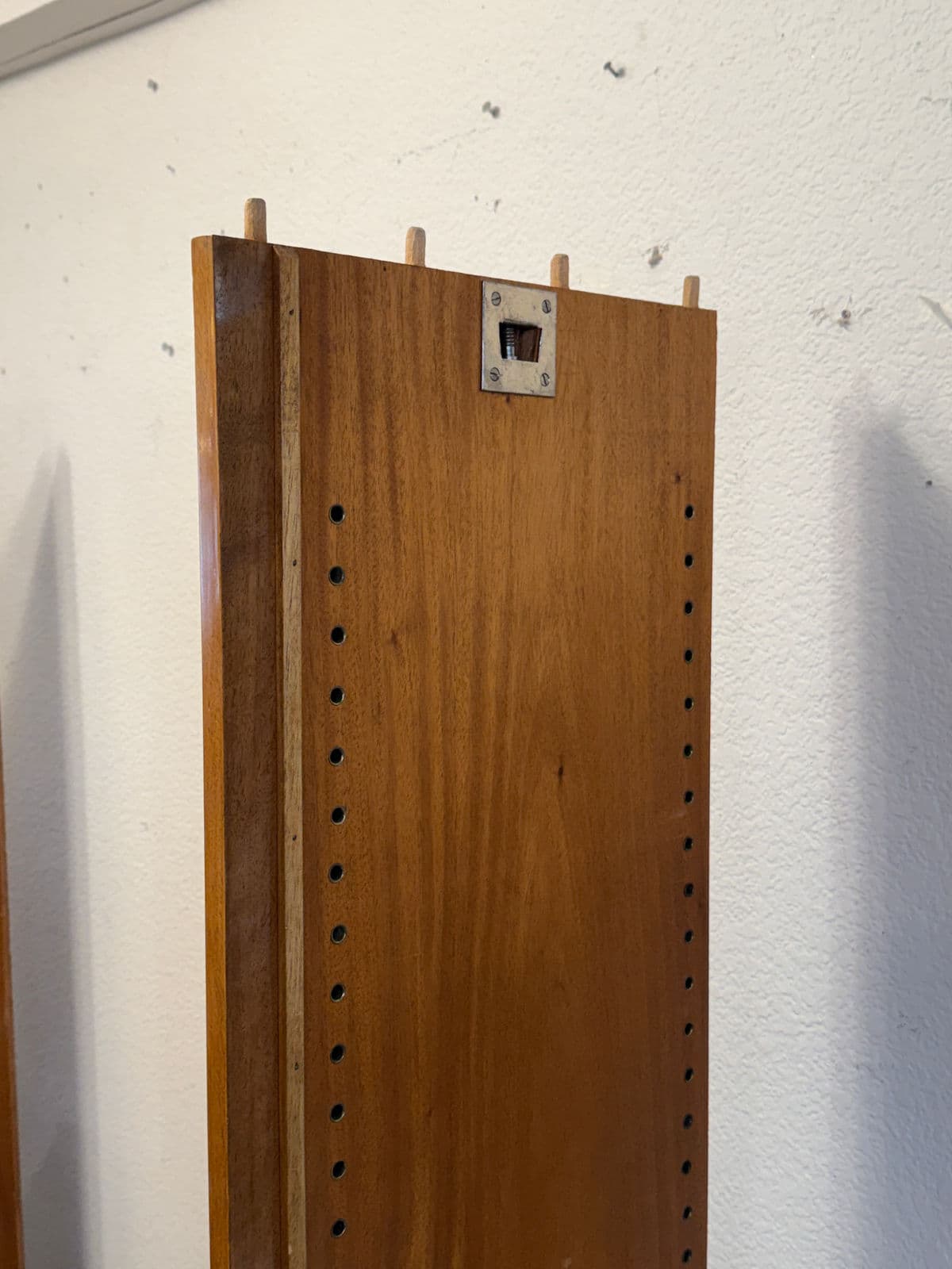 Mid 20th Century Linen Press/Armoire - Thumbnail 11