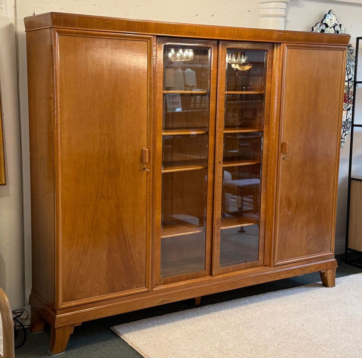 Mid 20th Century Linen Press/Armoire - Thumbnail 5