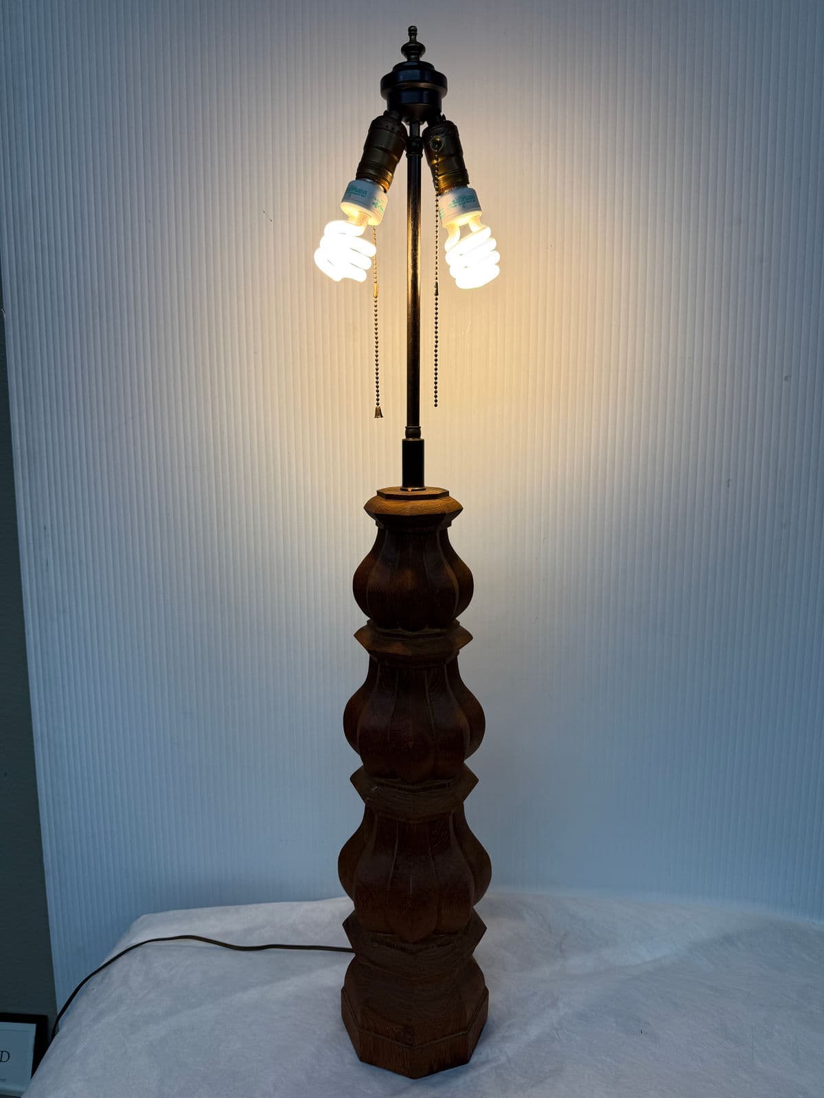Mid 20th Century Carved Column Table Lamp - Thumbnail 3