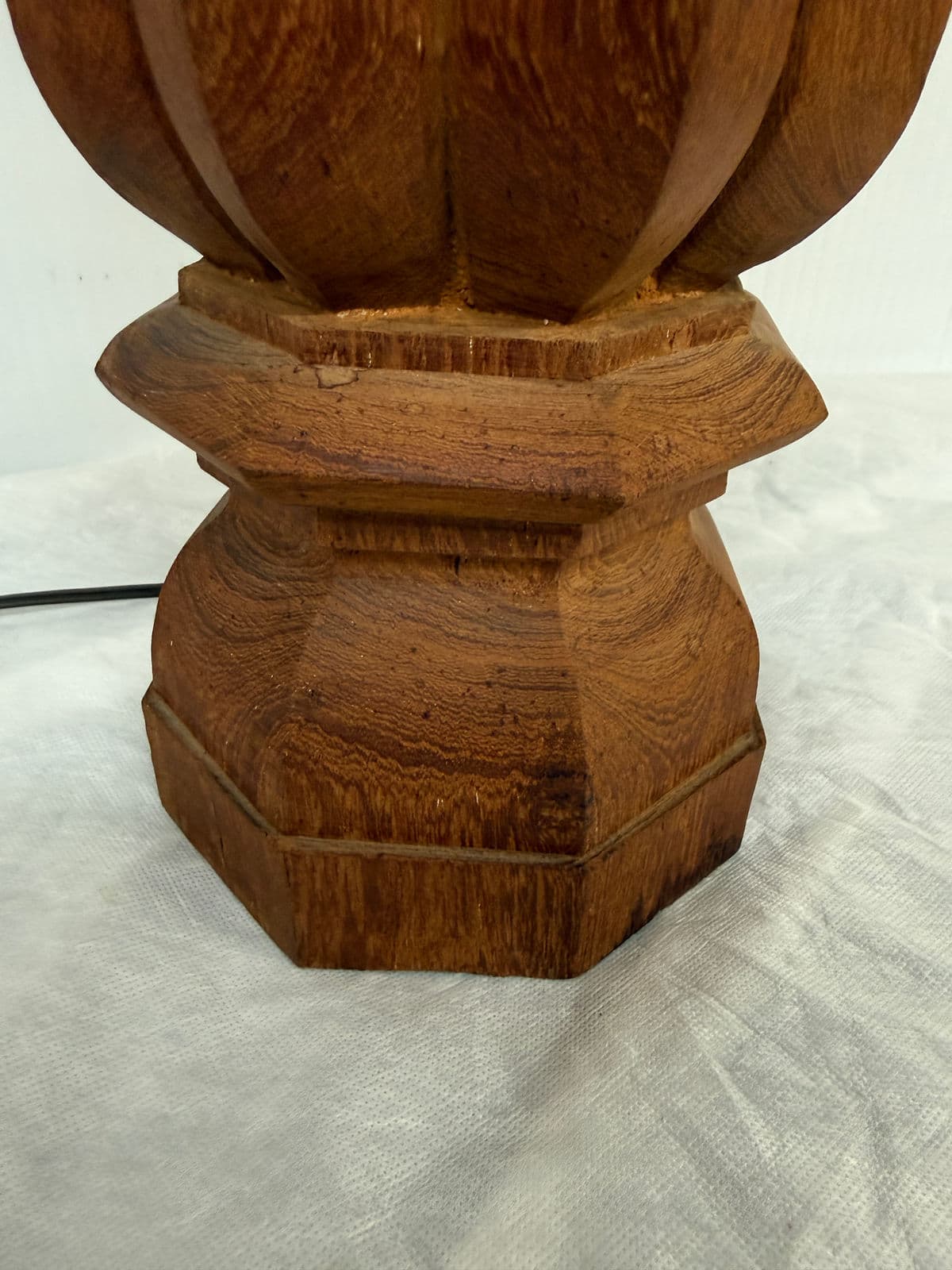 Mid 20th Century Carved Column Table Lamp - Thumbnail 11