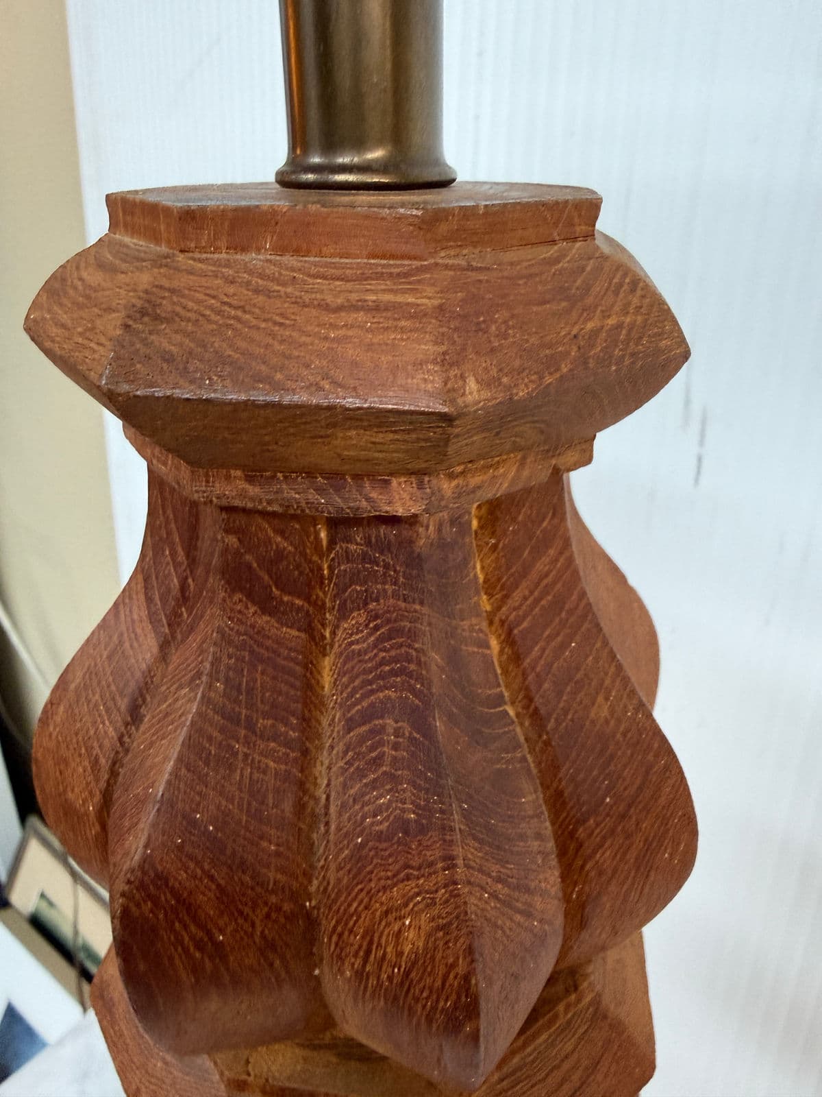 Mid 20th Century Carved Column Table Lamp - Thumbnail 9