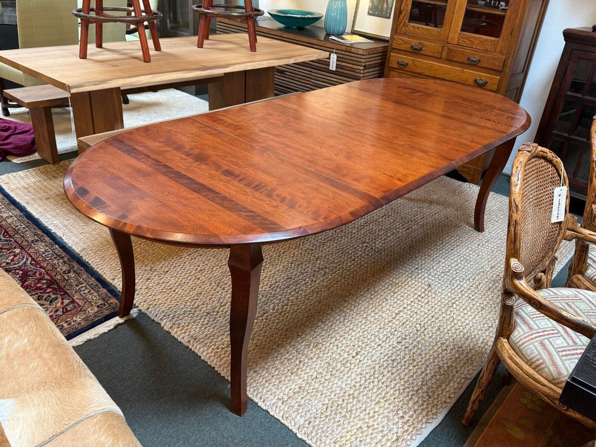 Traditional Queen Anne Style Oval Extension Dining Table - Thumbnail 3