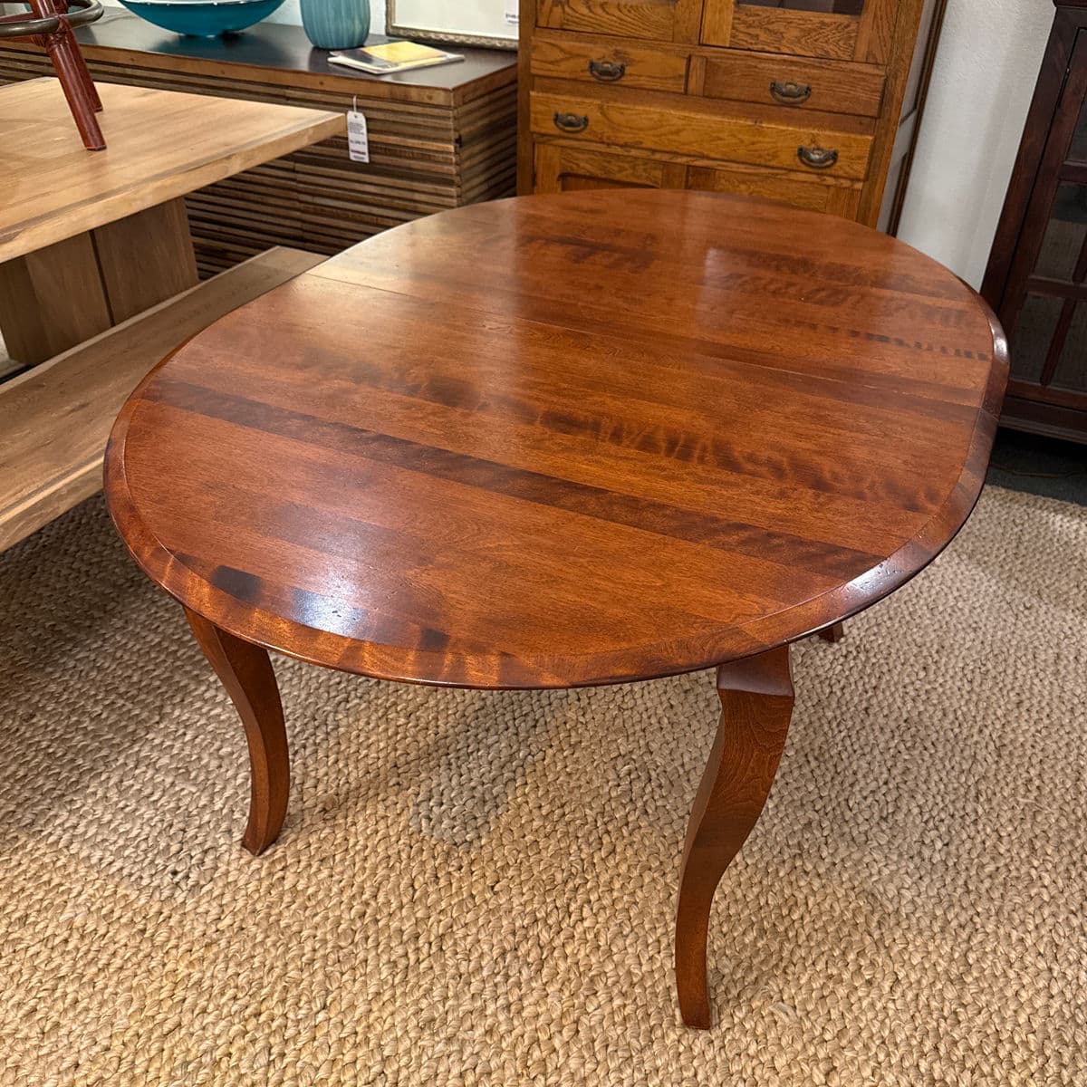 Traditional Queen Anne Style Oval Extension Dining Table - Thumbnail 7