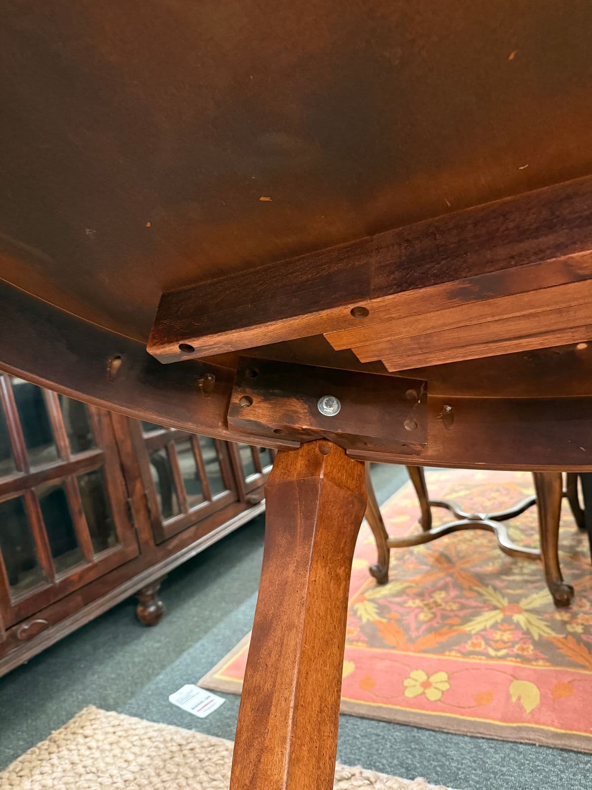 Traditional Queen Anne Style Oval Extension Dining Table - Thumbnail 11