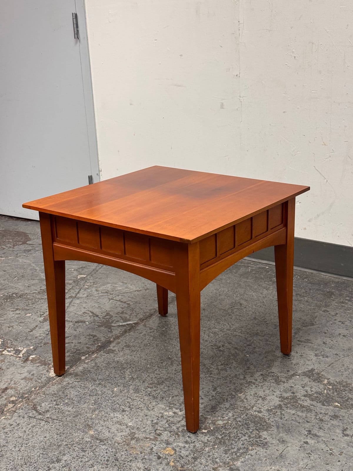 Circa 1999 Impressions by Thomasville Bridges Collection Side Table - Thumbnail 4