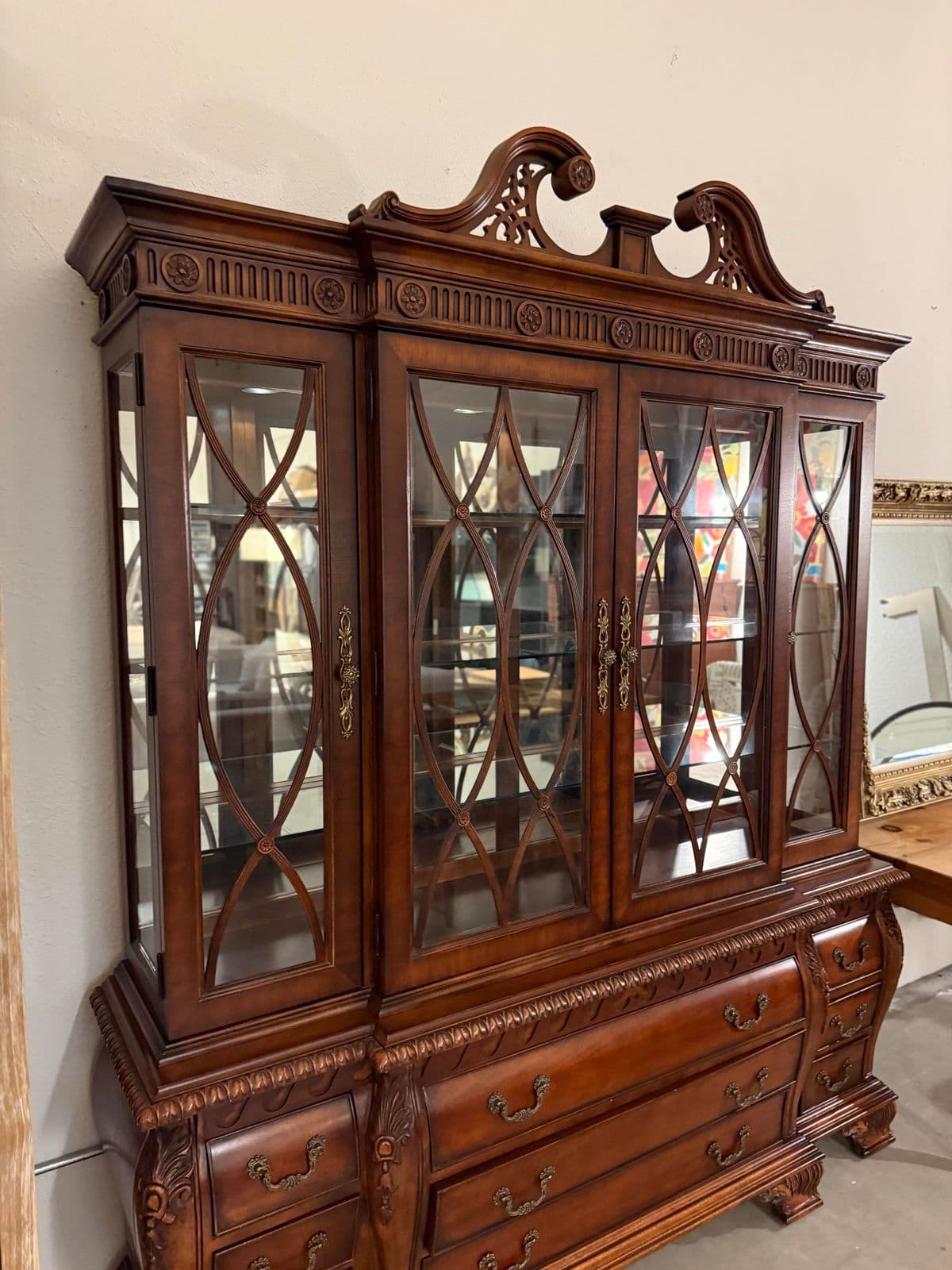 Federal Style Carved Mahogany Lighted Breakfront China Cabinet - Thumbnail 10
