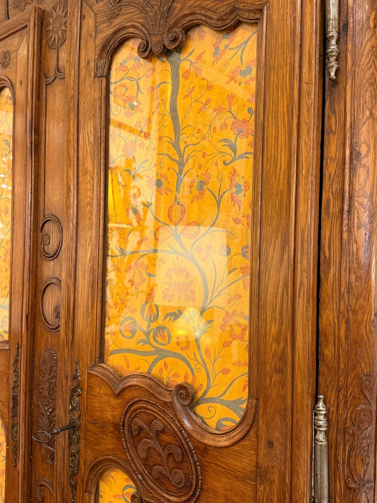 19th Century French Provincial Louis XV Armoire - Thumbnail 5