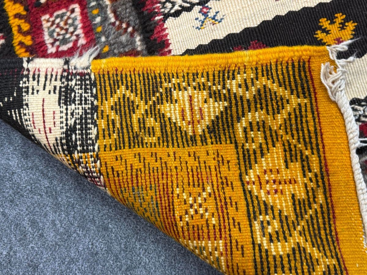 5ft 5in X 9ft Taznakht Berber Flat Weave Area Rug - Thumbnail 8