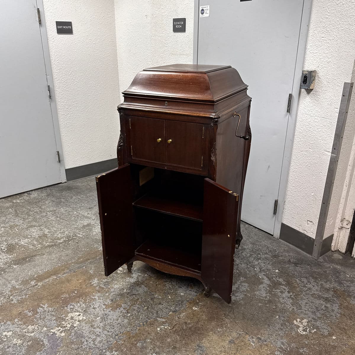 Antique Victor Victrola XVI Phonograph - Thumbnail 12