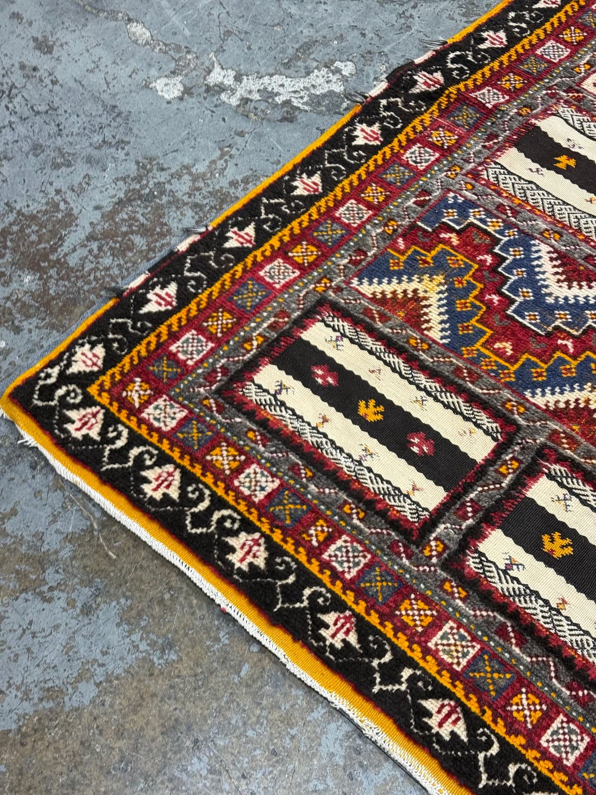5ft 5in X 9ft Taznakht Berber Flat Weave Area Rug - Thumbnail 11