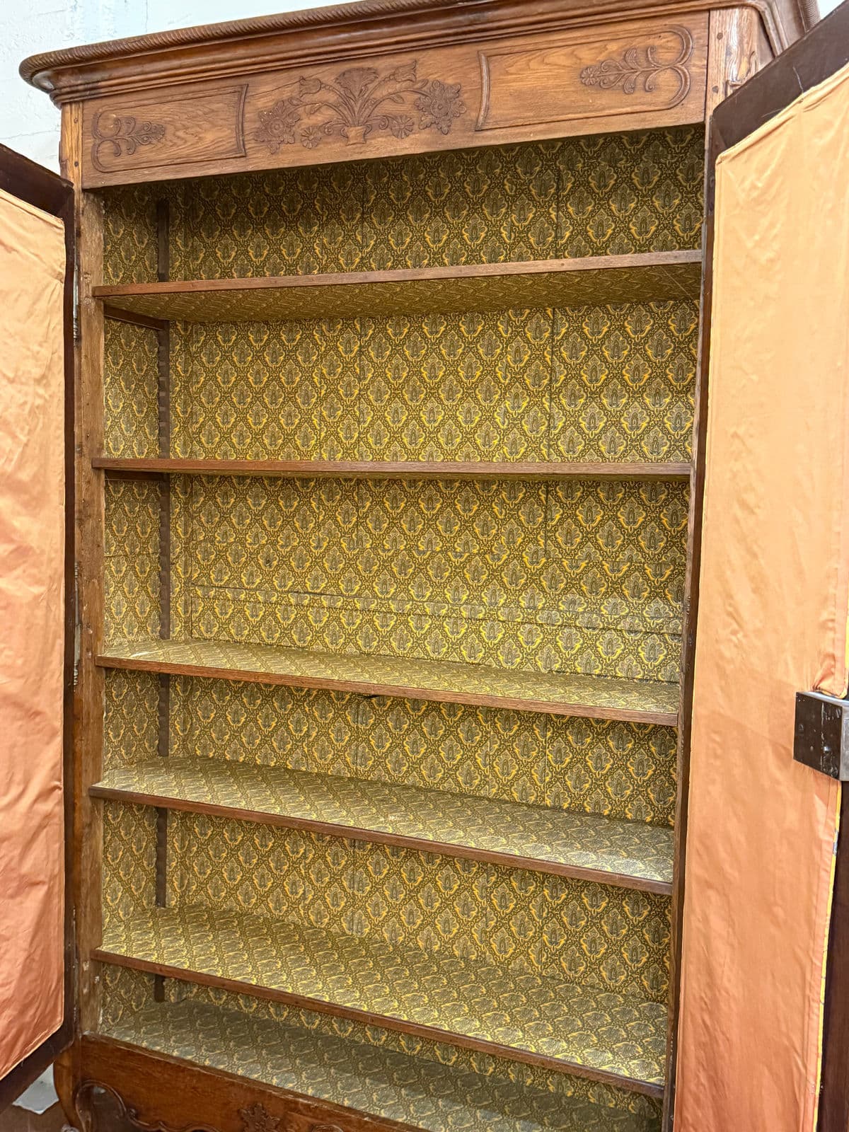 19th Century French Provincial Louis XV Armoire - Thumbnail 3