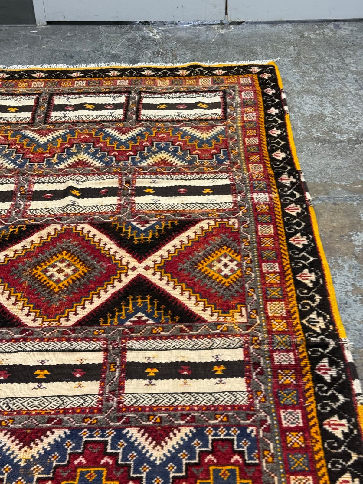 5ft 5in X 9ft Taznakht Berber Flat Weave Area Rug - Thumbnail 13