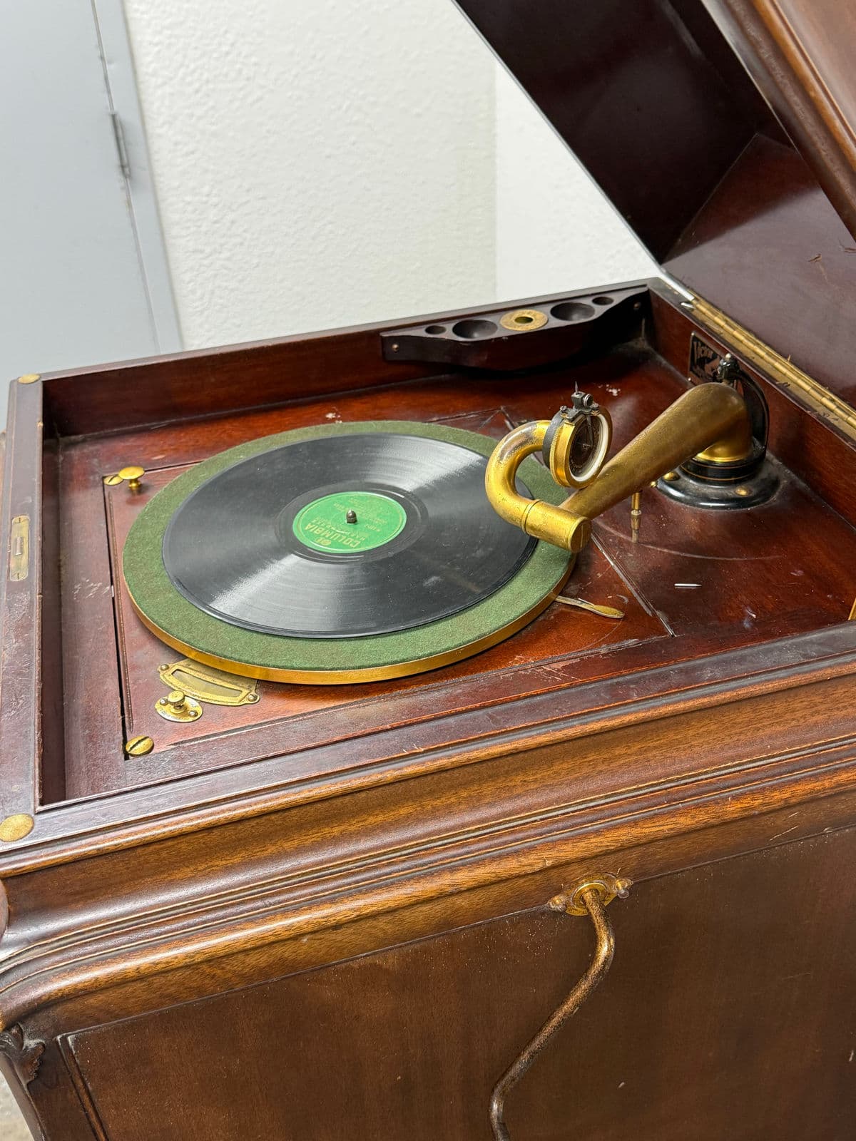 Antique Victor Victrola XVI Phonograph - Thumbnail 7