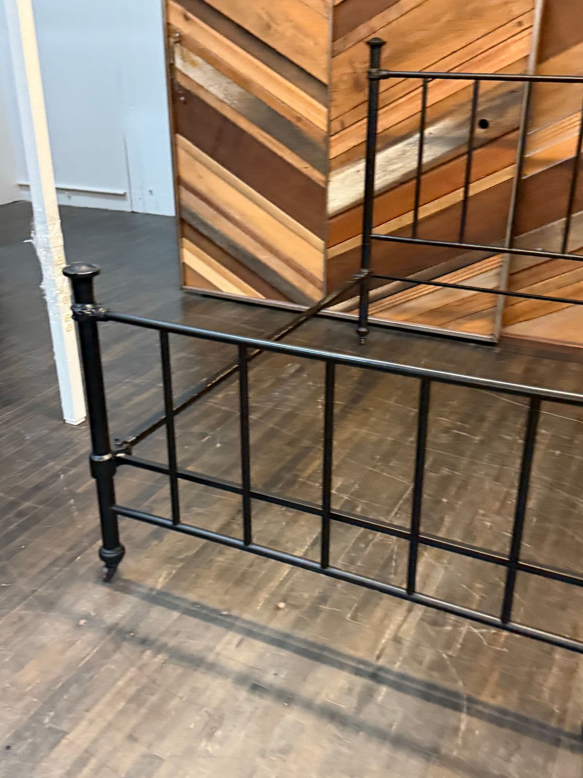 Queen Size Antique Iron Rod Bed Frame - Thumbnail 8