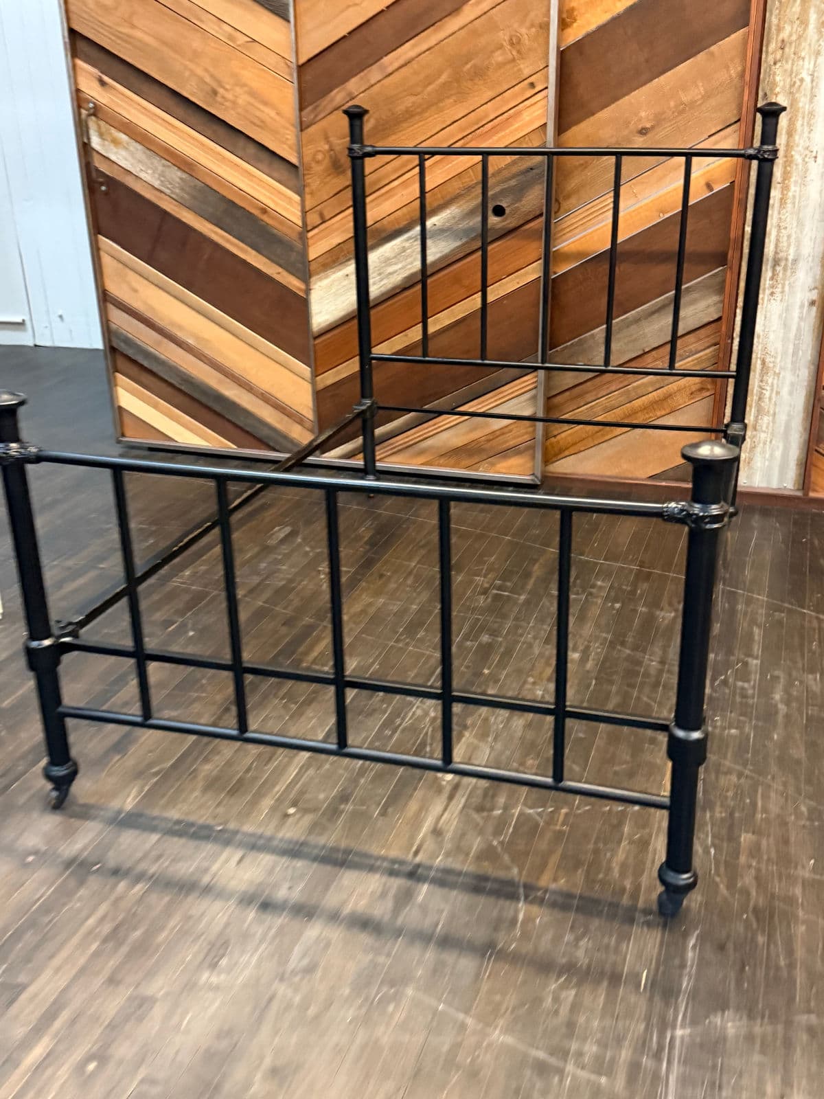 Queen Size Antique Iron Rod Bed Frame - Thumbnail 9