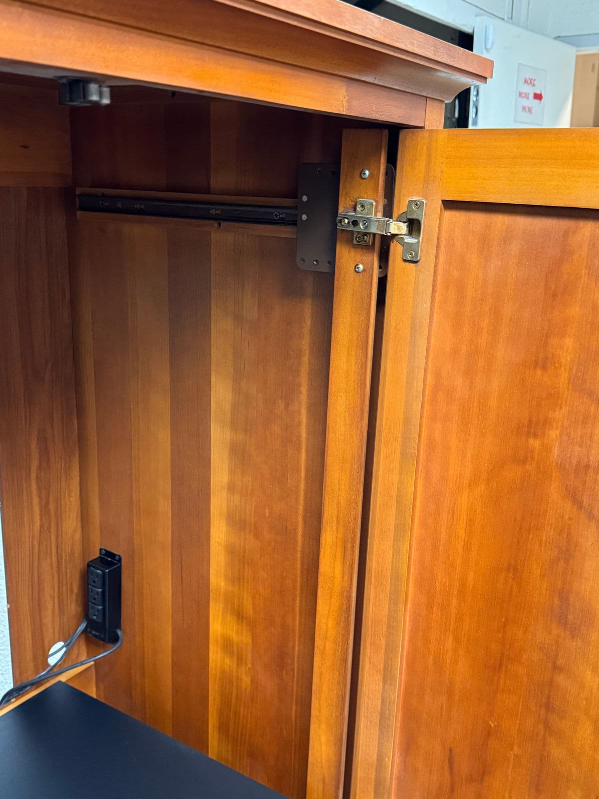 Circa 1999 Impressions by Thomasville Bridges Collection Armoire - Thumbnail 12