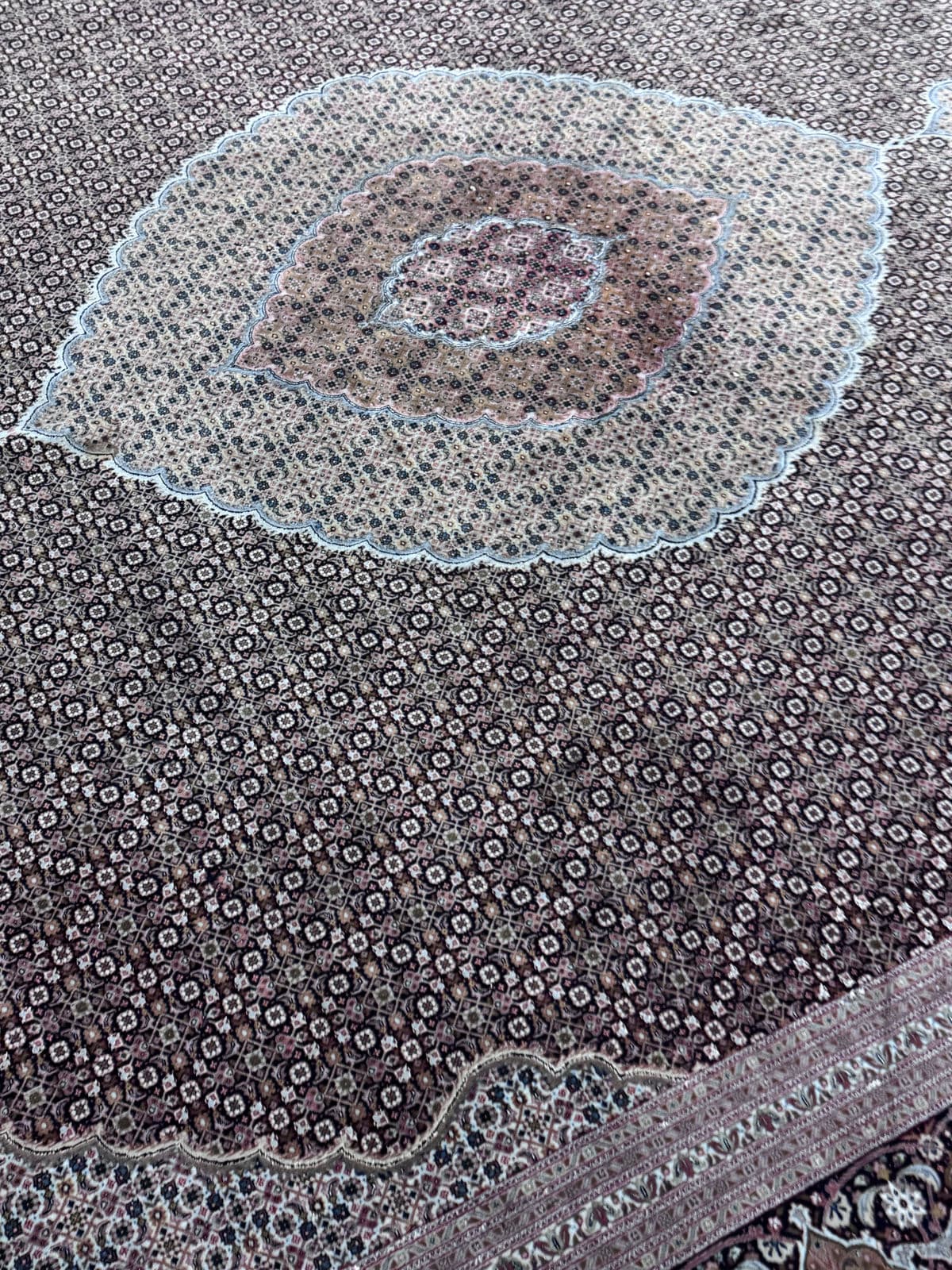 11ft 7in × 16ft 7in Tabriz Persian Wool Area Rug - Thumbnail 3