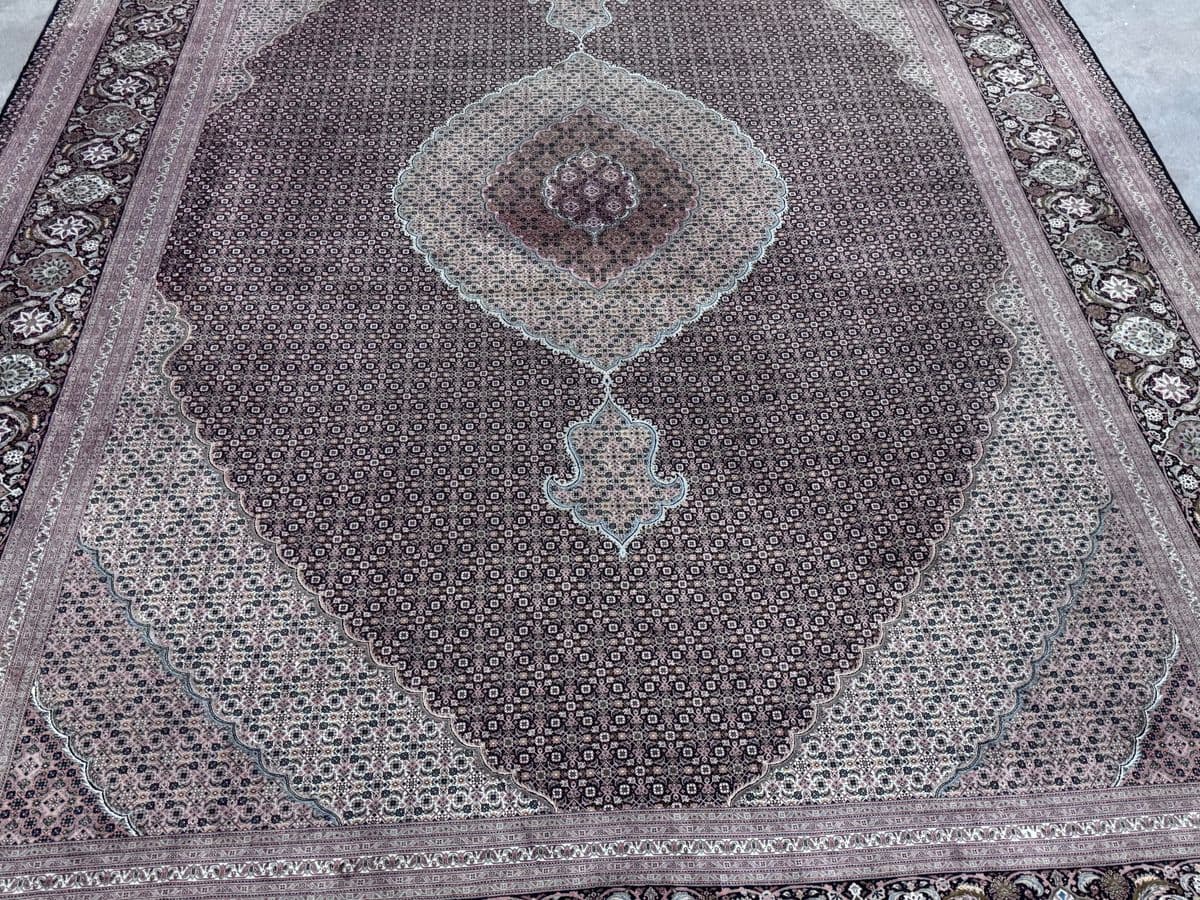 11ft 7in × 16ft 7in Tabriz Persian Wool Area Rug - Thumbnail 10