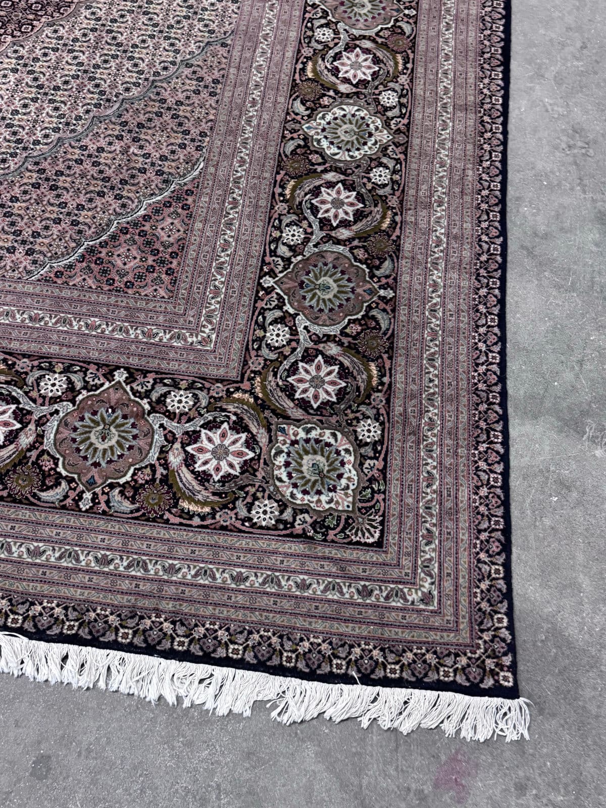 11ft 7in × 16ft 7in Tabriz Persian Wool Area Rug - Thumbnail 8