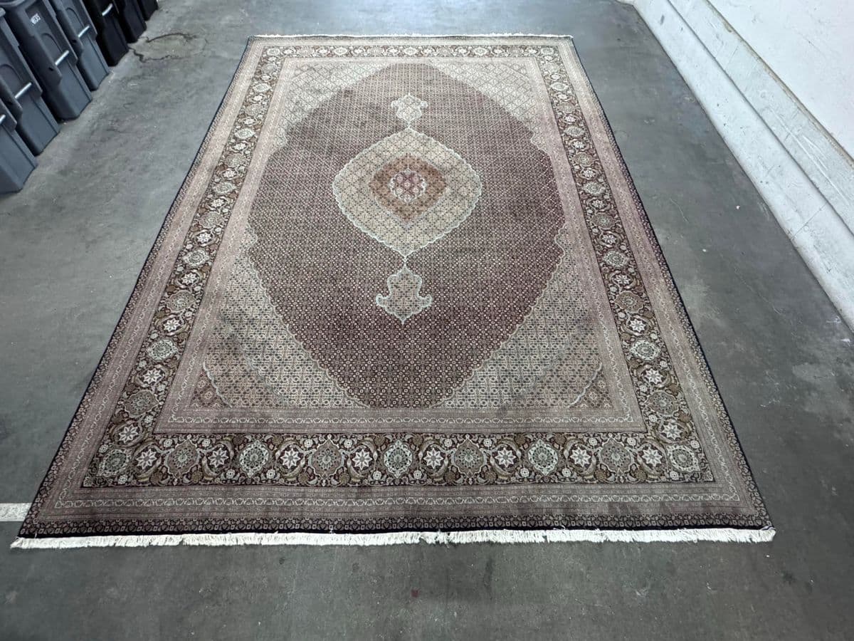 11ft 7in × 16ft 7in Tabriz Persian Wool Area Rug - Thumbnail 9
