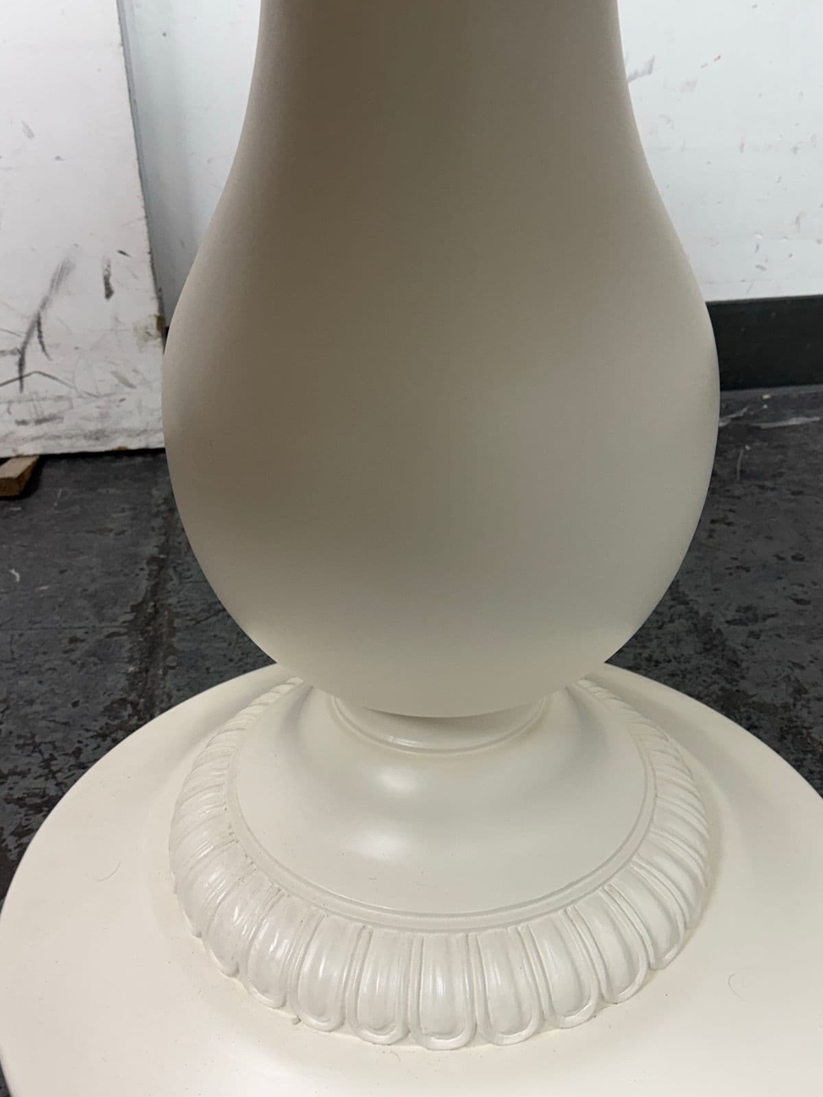 48 Inch Ave Home Charlotte Pedestal Table - Thumbnail 6