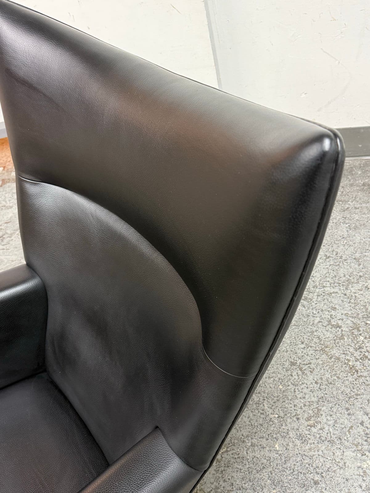 Hans Wegner for Carl Hansen & Son Thor Lounge Chair + Ottoman, Set - Thumbnail 10